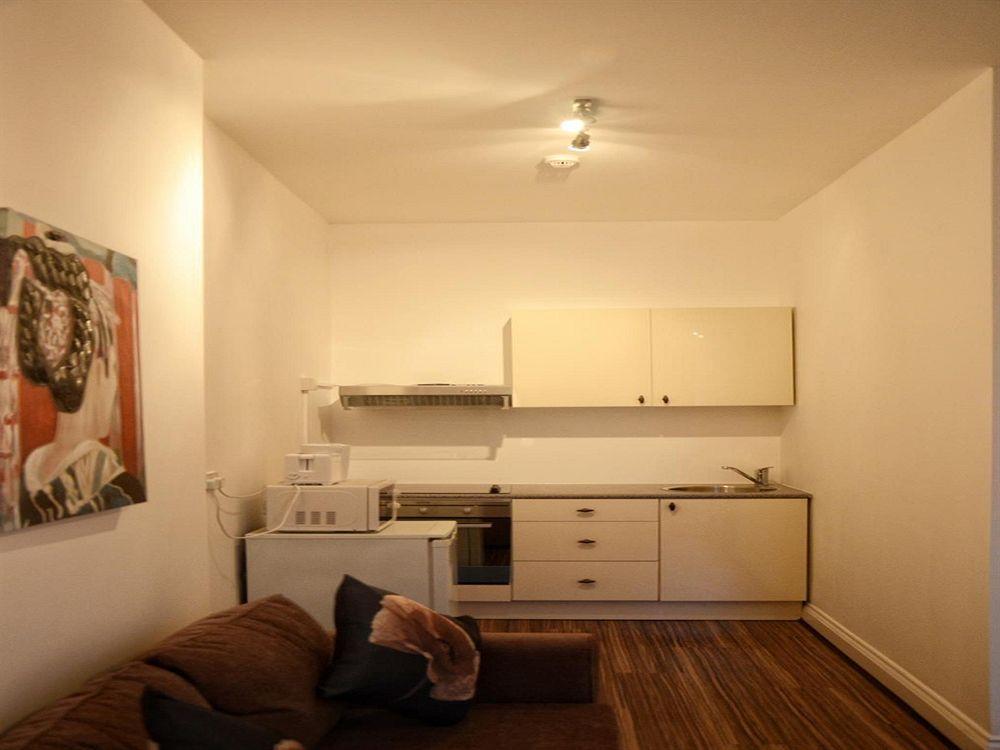 Holland Aparthotel 3*