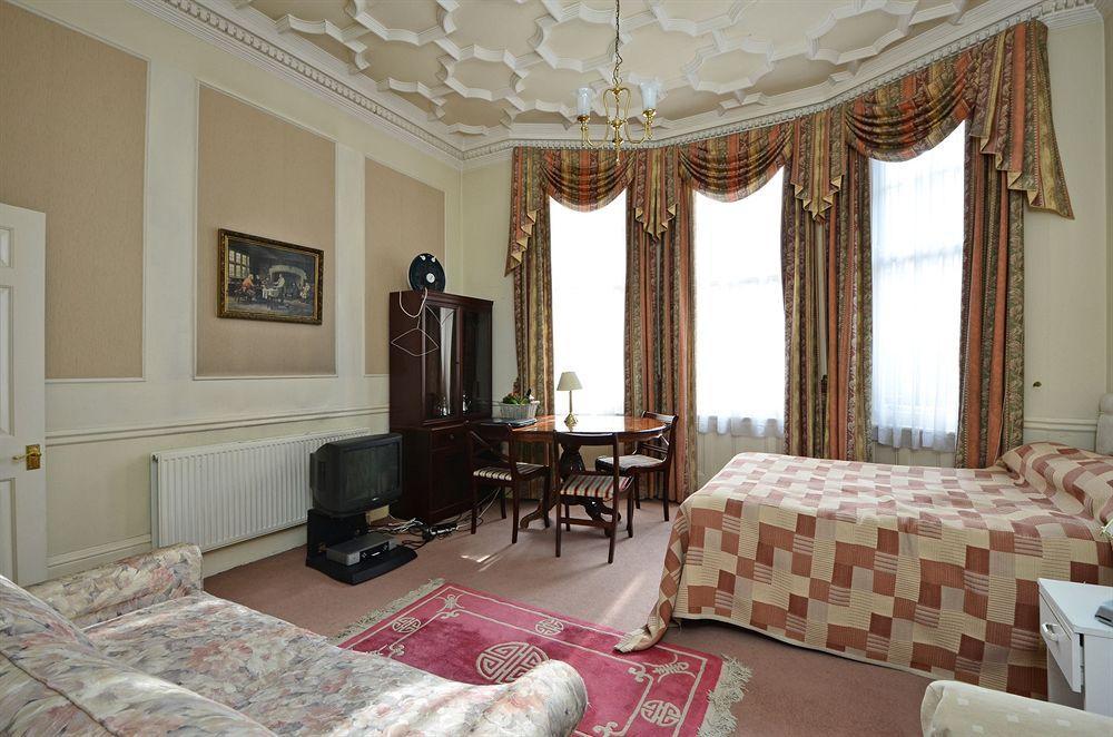 Apartahotel Kensingtoncourt 3*