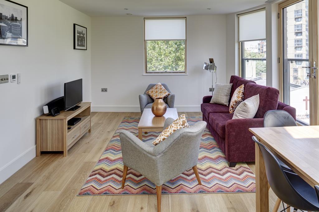Lambeth North One Apartment *