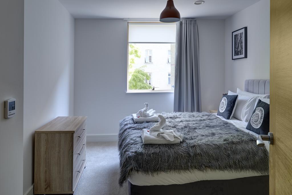 Lambeth North One *