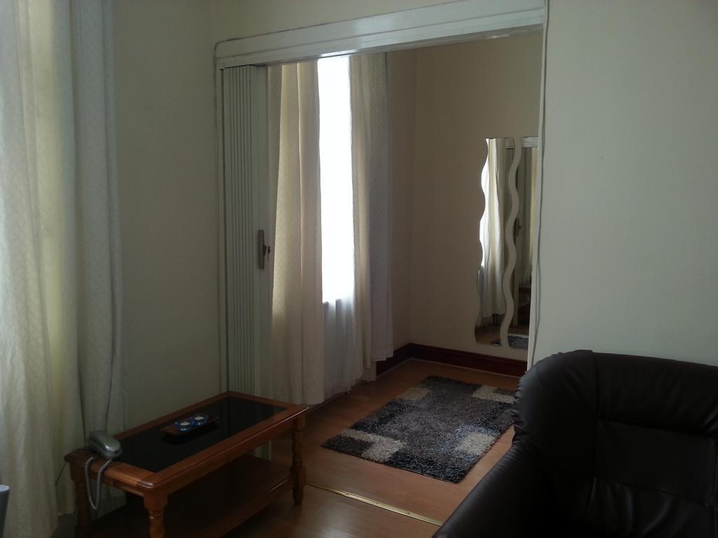 Kensington And Chelsea Apartment *