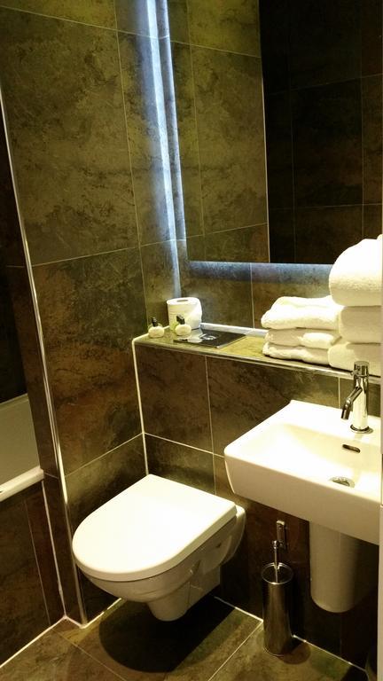Court Apartment London