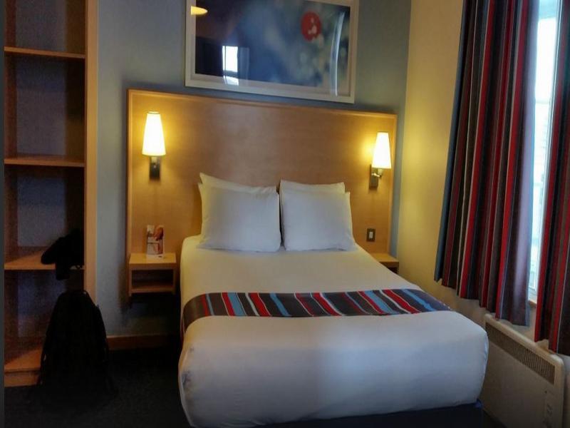 Hotel Travelodge Road 3*