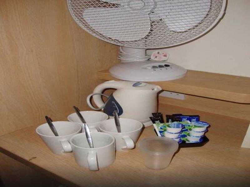 Travelodge Road Hotel London