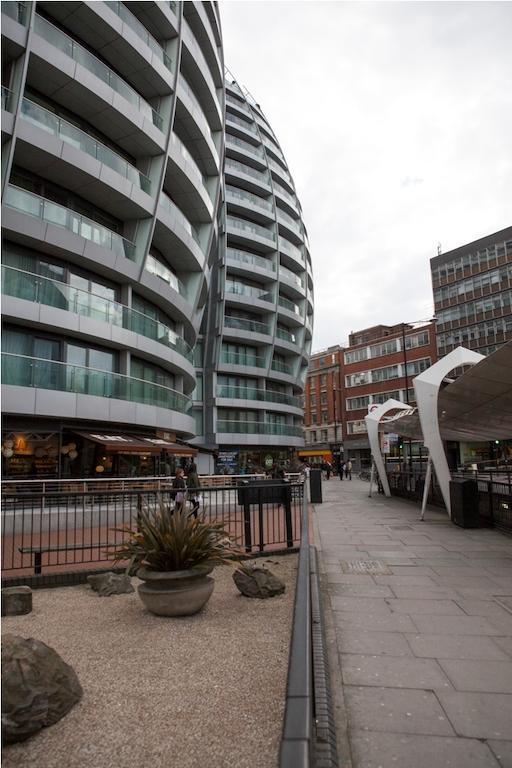 Bezier London
