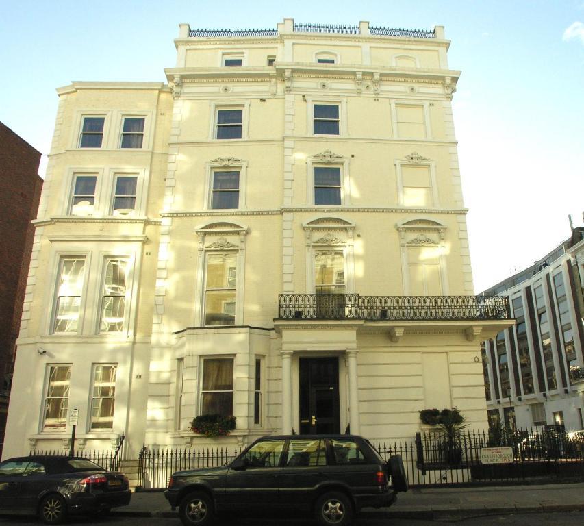 Executive By Shaftesbury Hotel 4*