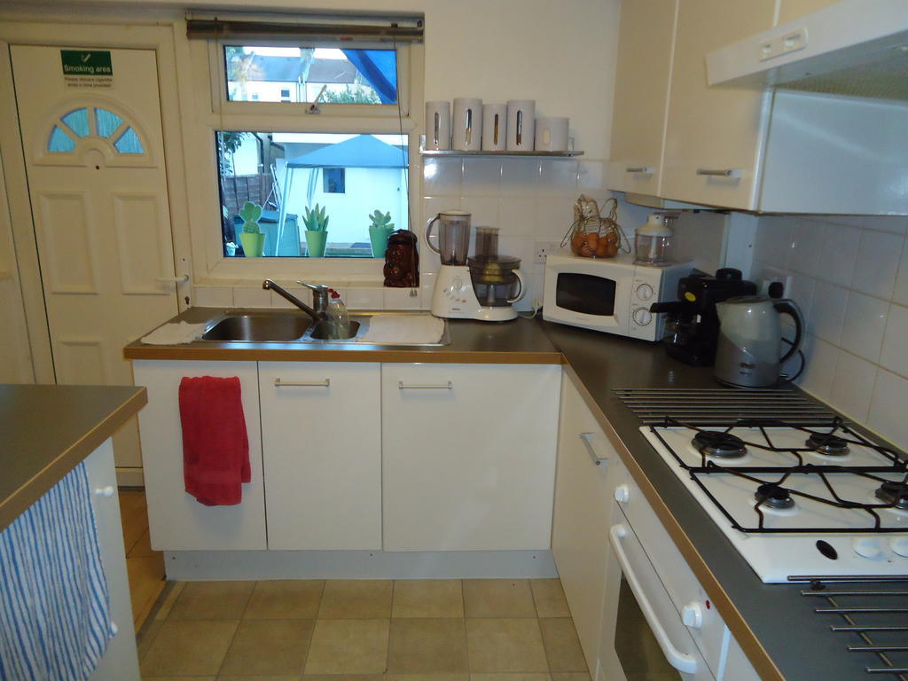 Apartment Leslie Road London