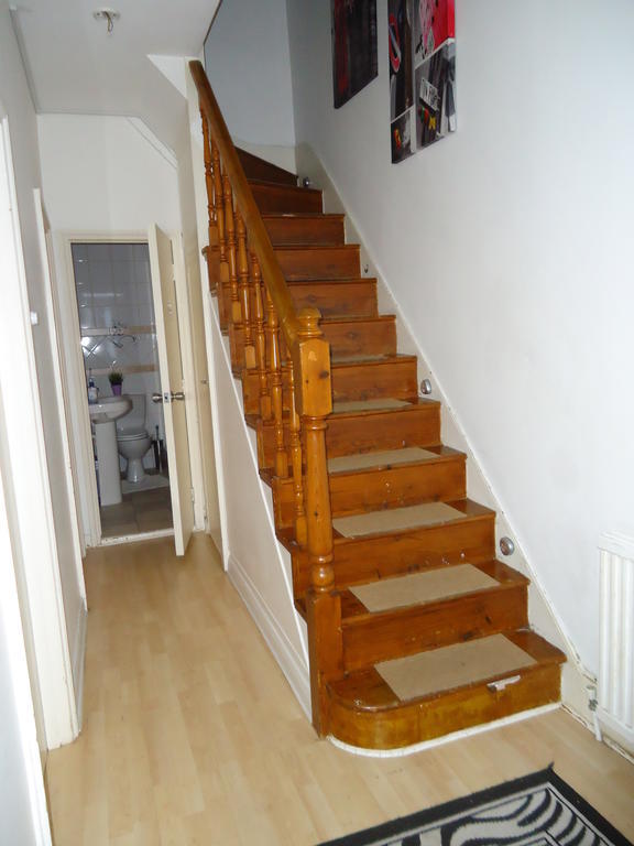 Apartment Leslie Road London