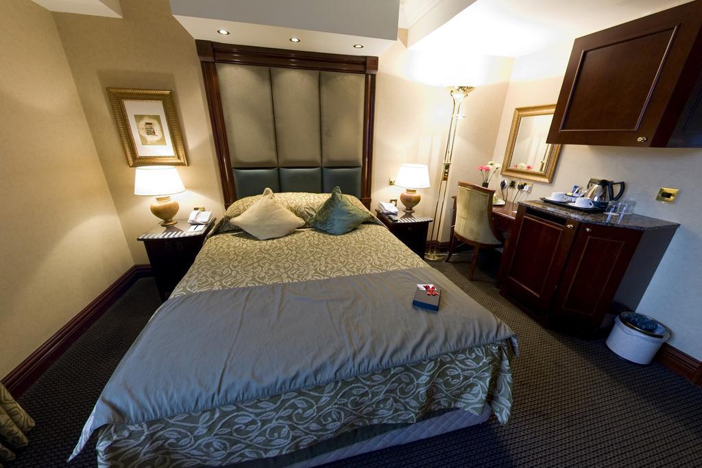 Hotel Executive By Shaftesbury 4*