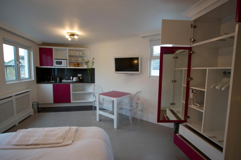 Gloucester Hotel 3*