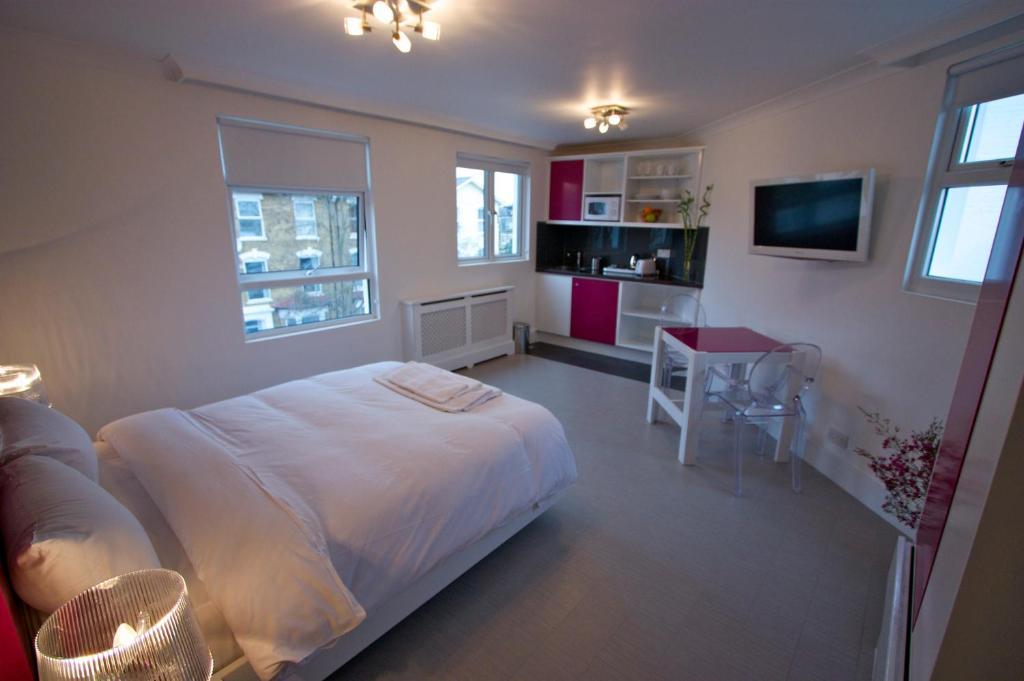 Gloucester 3* London