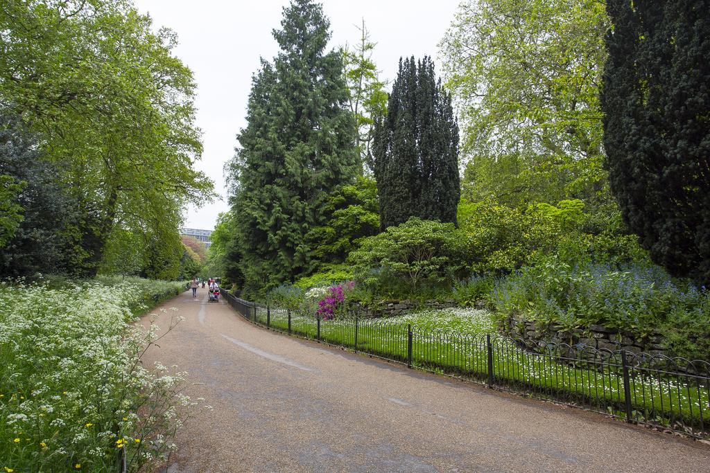 Hyde Park Gate