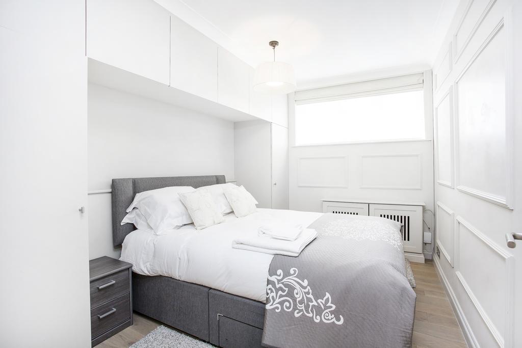 Apartment Hyde Park Gate London