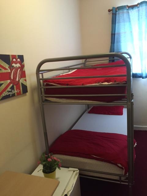 Hostel Quickie