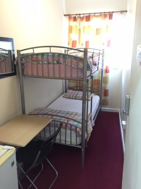Hostel Quickie