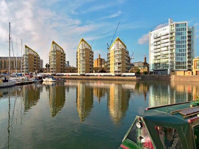 Via Limehouse Hostal *