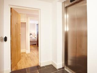 Serviced Apartment *