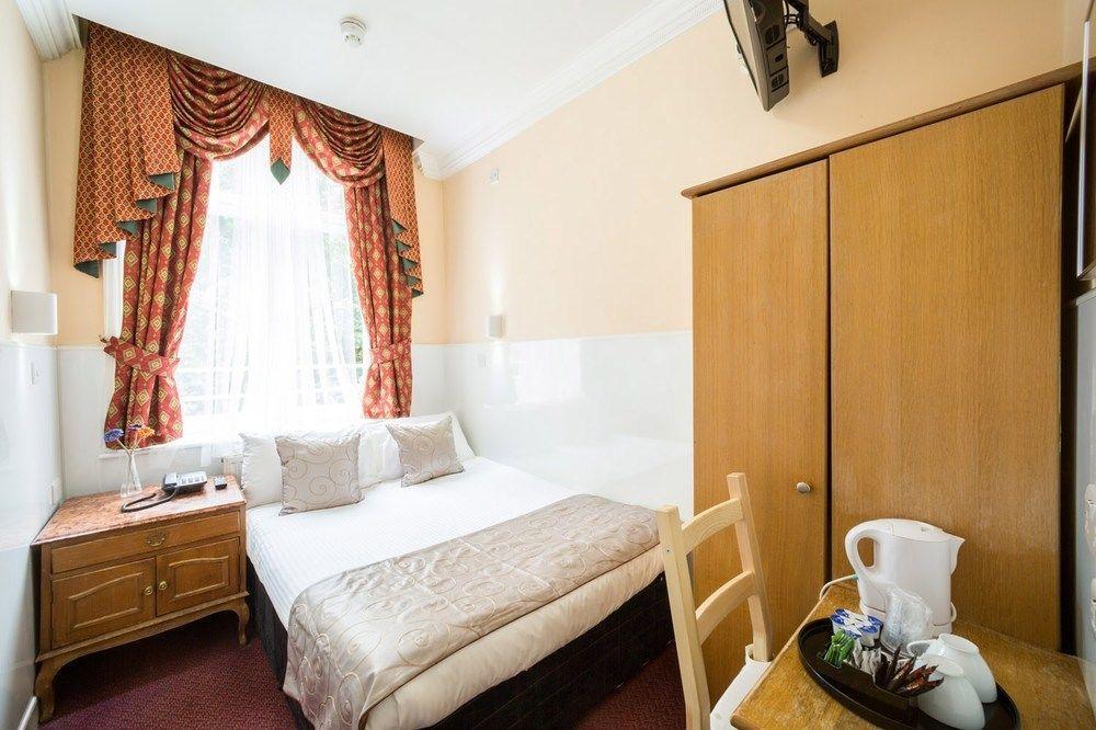 Lord Kensington 3* London