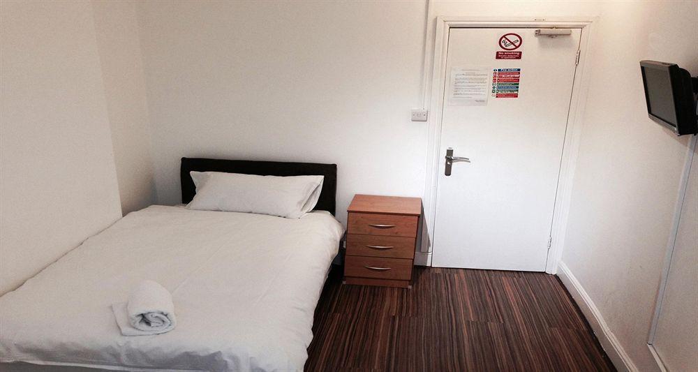 Holland Aparthotel London