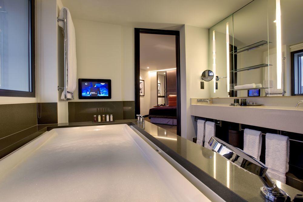 Crowne Plaza Battersea Hotel 4*