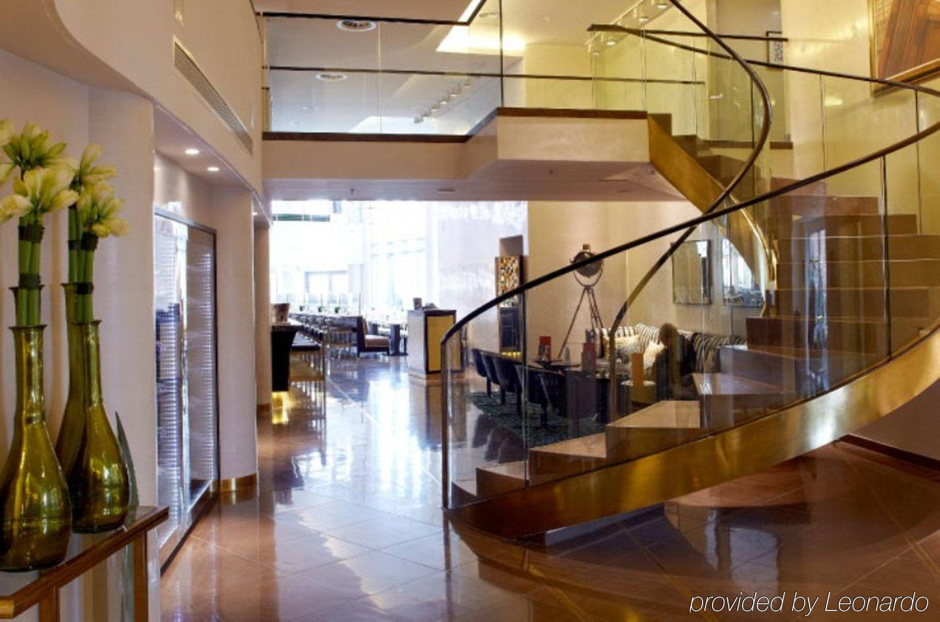 Crowne Plaza Battersea 4*