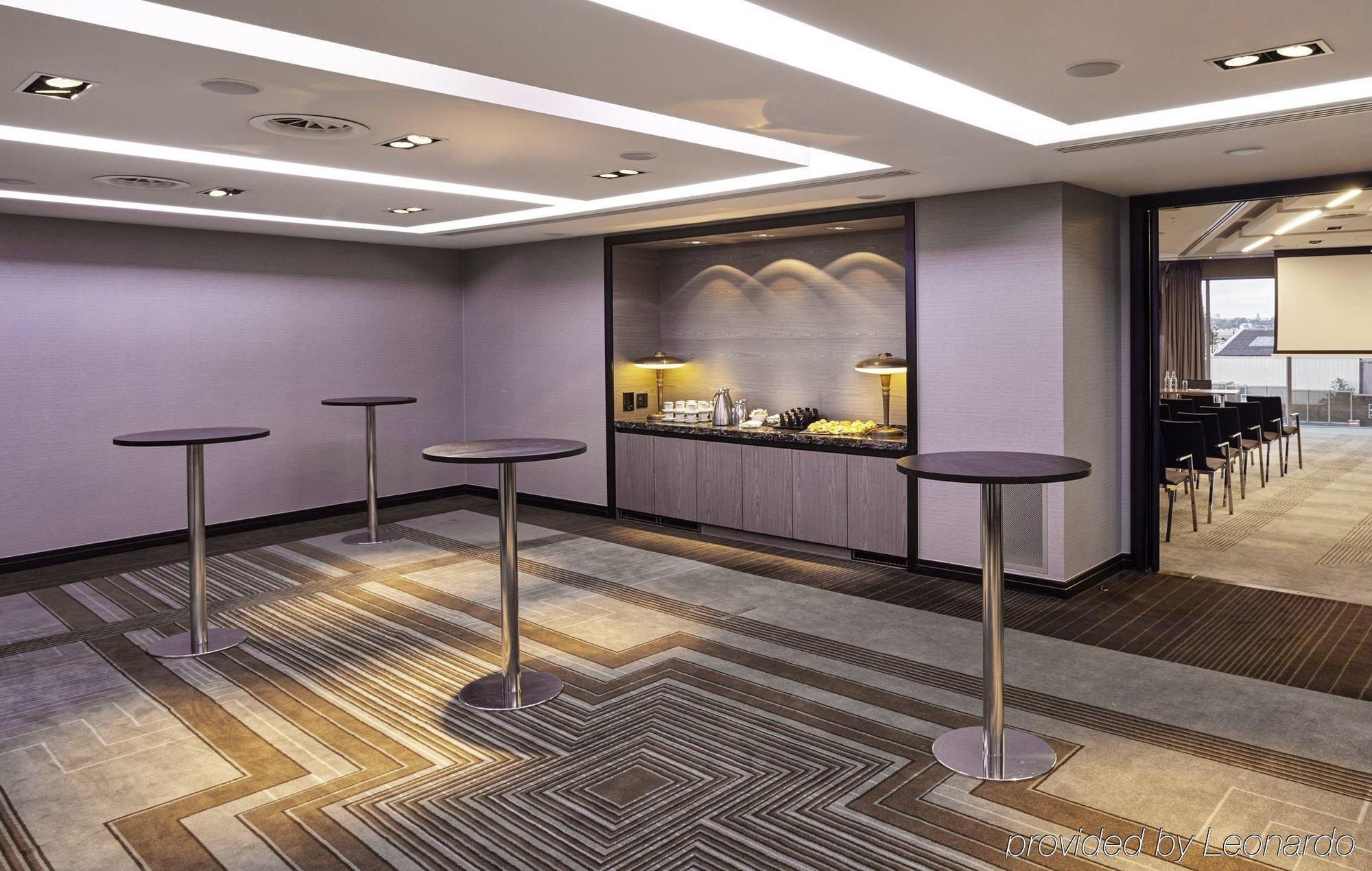Crowne Plaza Battersea 4*