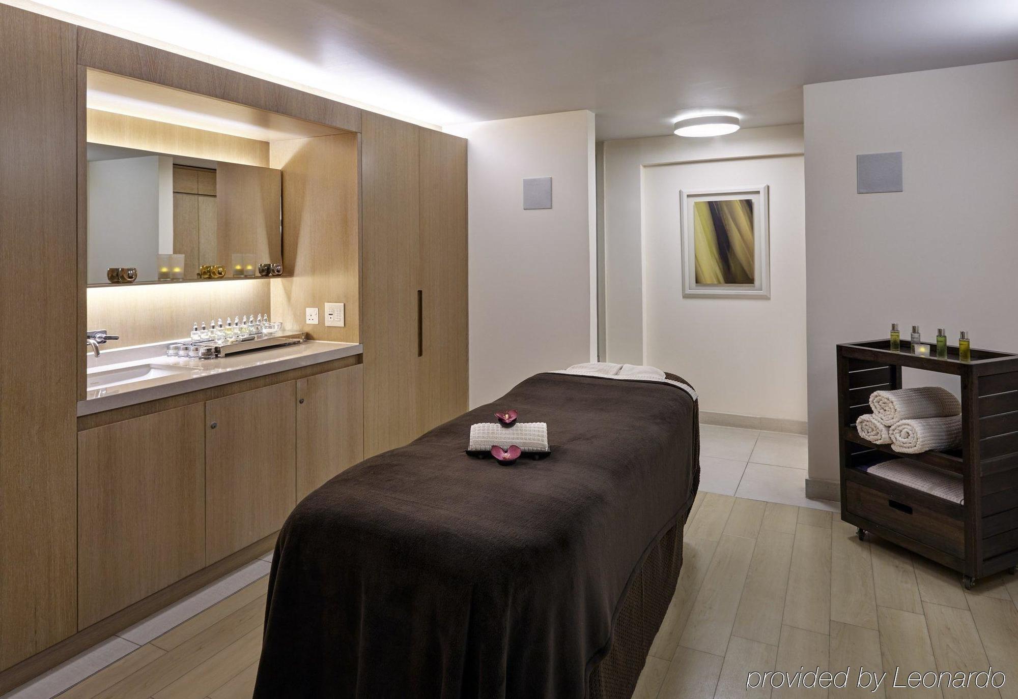 Crowne Plaza Battersea 4* London