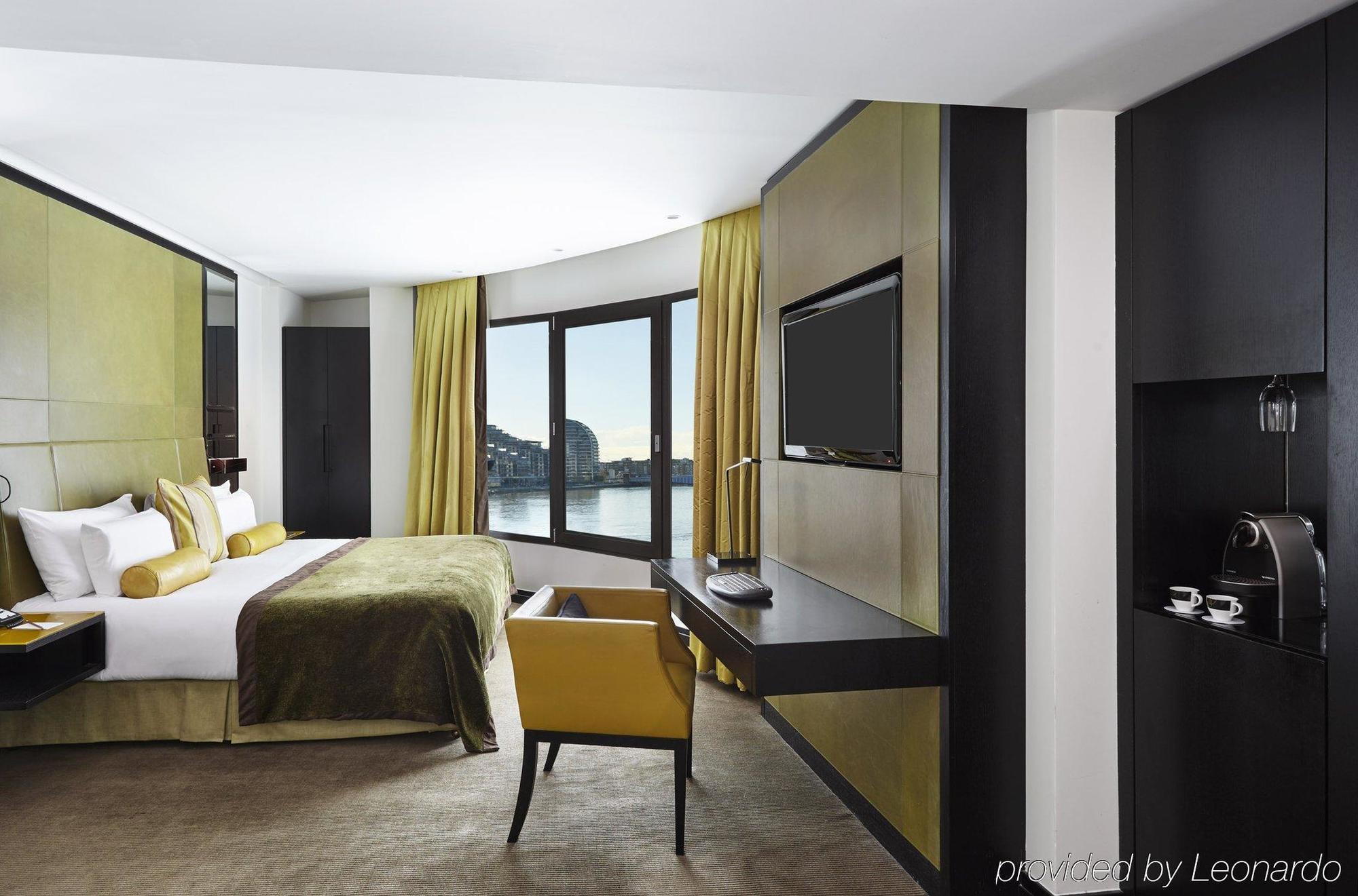 Crowne Plaza Battersea Hotel