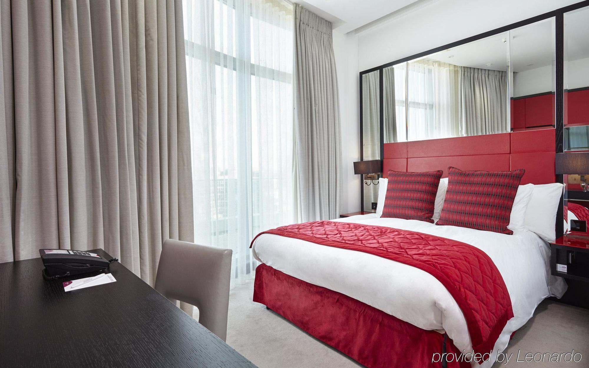 Crowne Plaza Battersea Hotel 4*