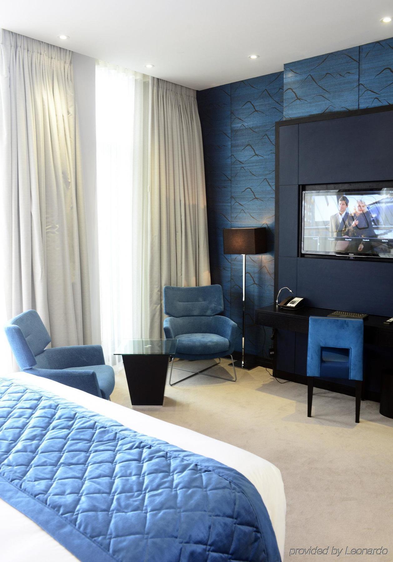 Crowne Plaza Battersea Hotel