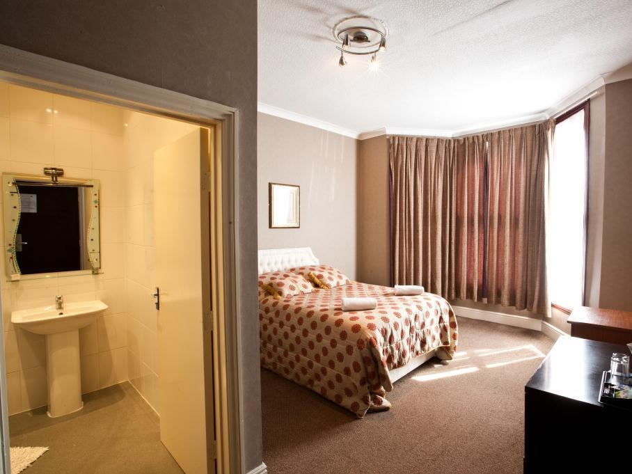 Newham Hotell 2*