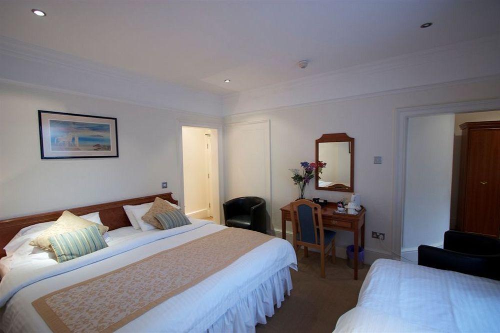 Staunton - Hotel London