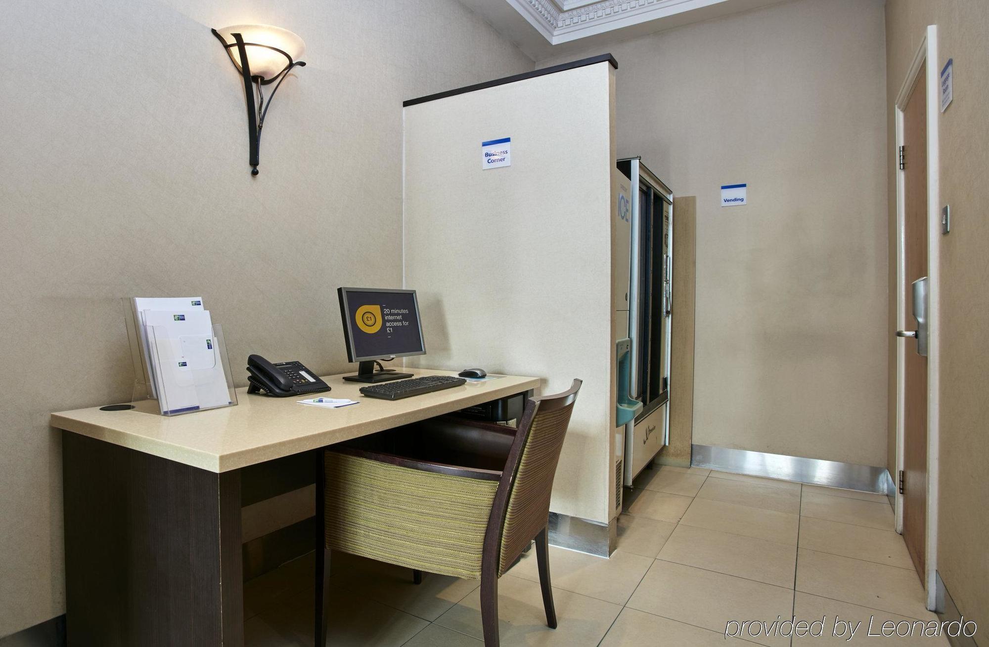Express Victoria By Ihg Hotel London
