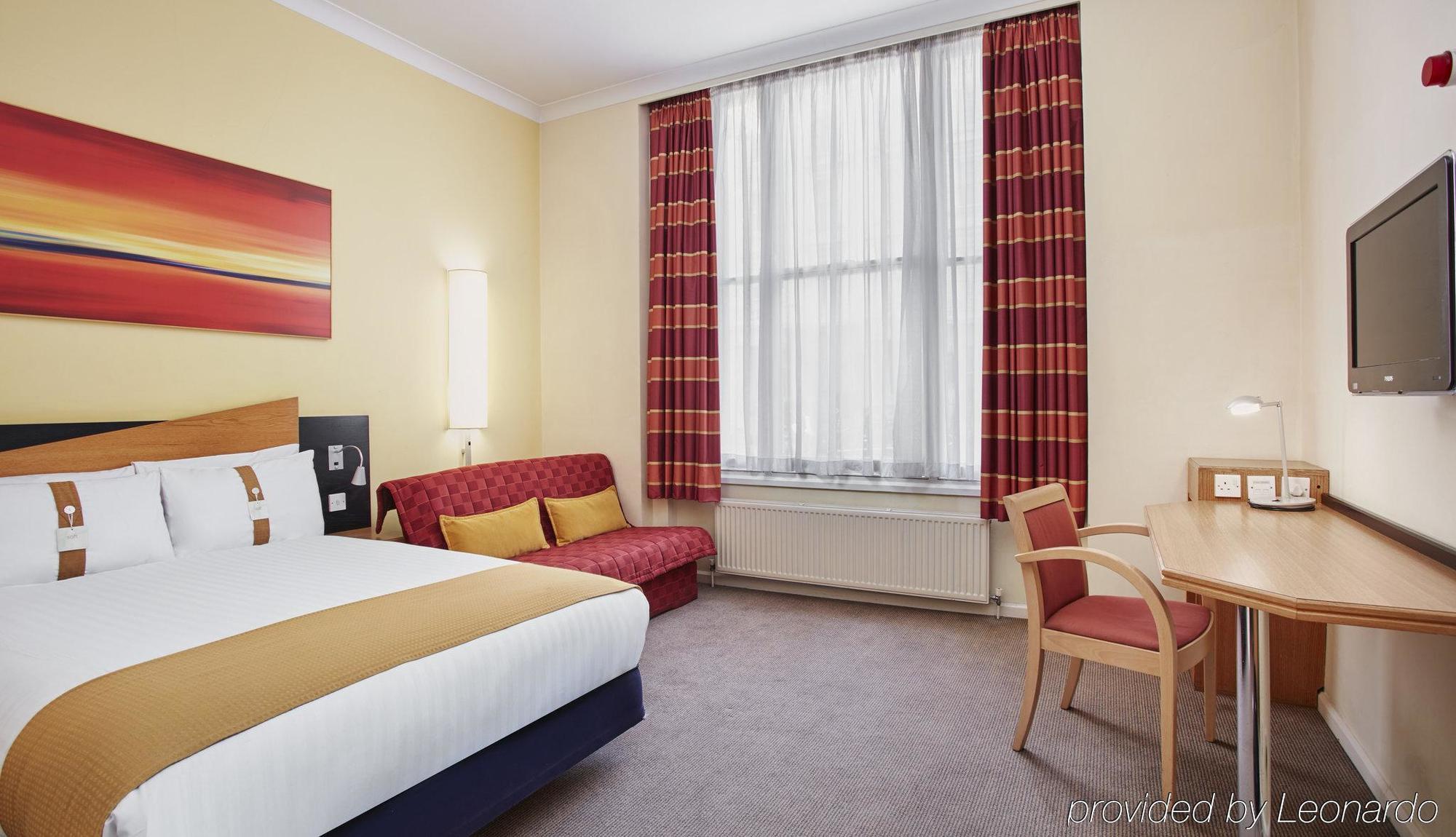 Express Victoria By Ihg Hotel