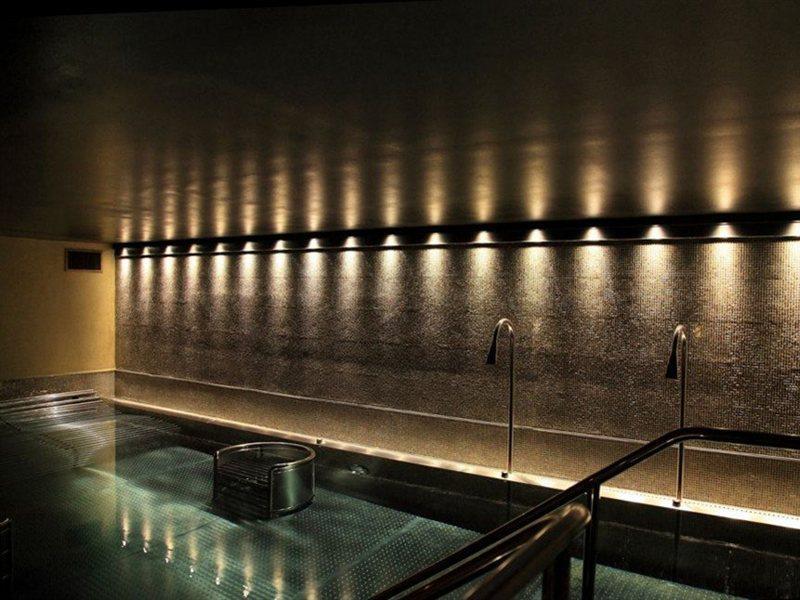 Crowne Plaza Battersea 4*