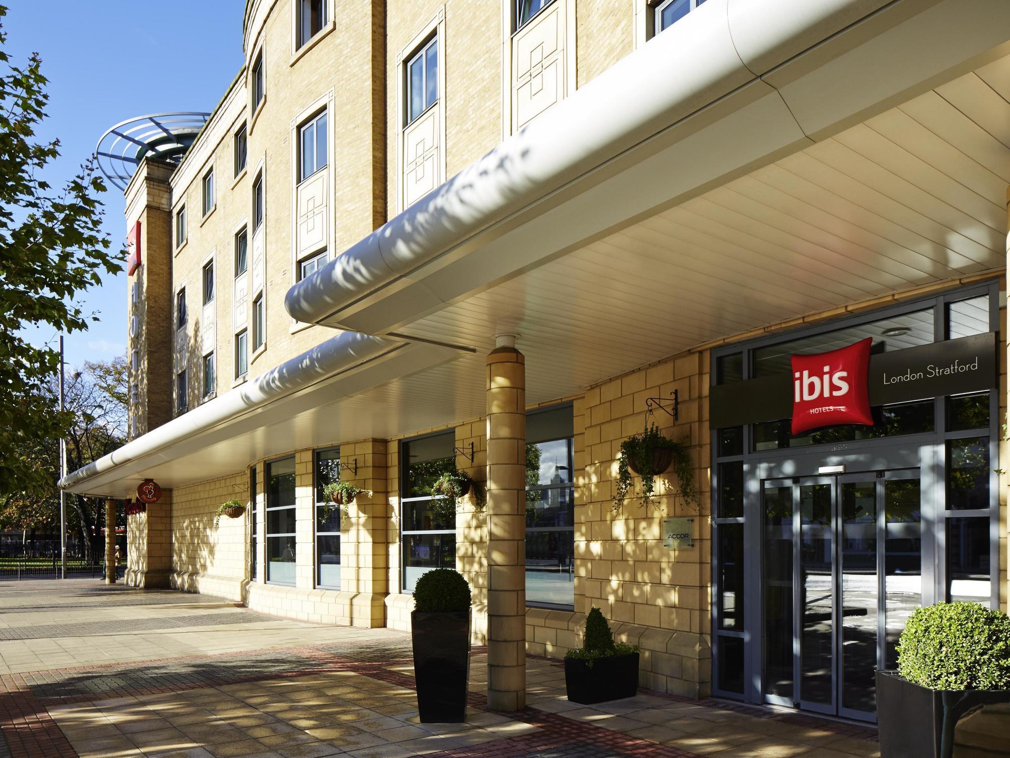 Ibis Stratford 3*