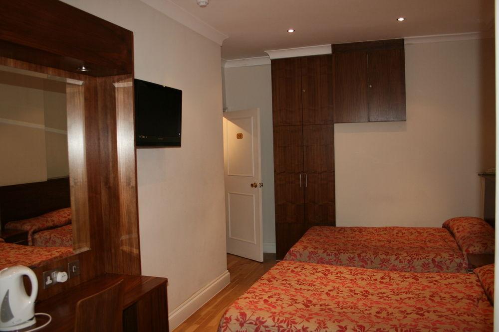 Wedgewood Hotel 2*