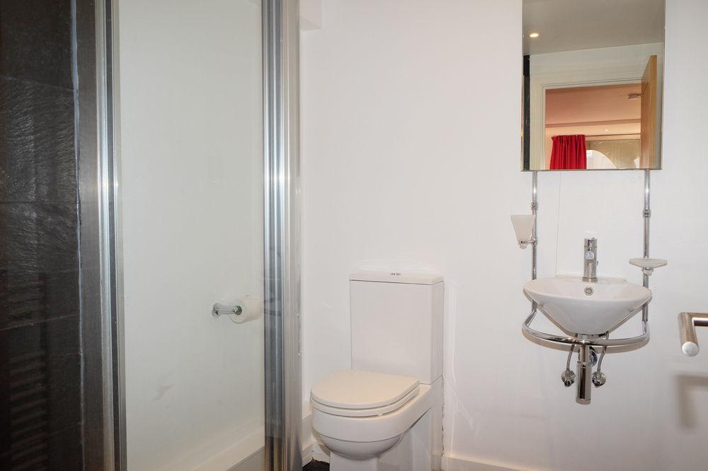 Access Farringdon Apartment