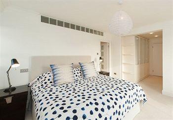 Europa House Aparthotel
