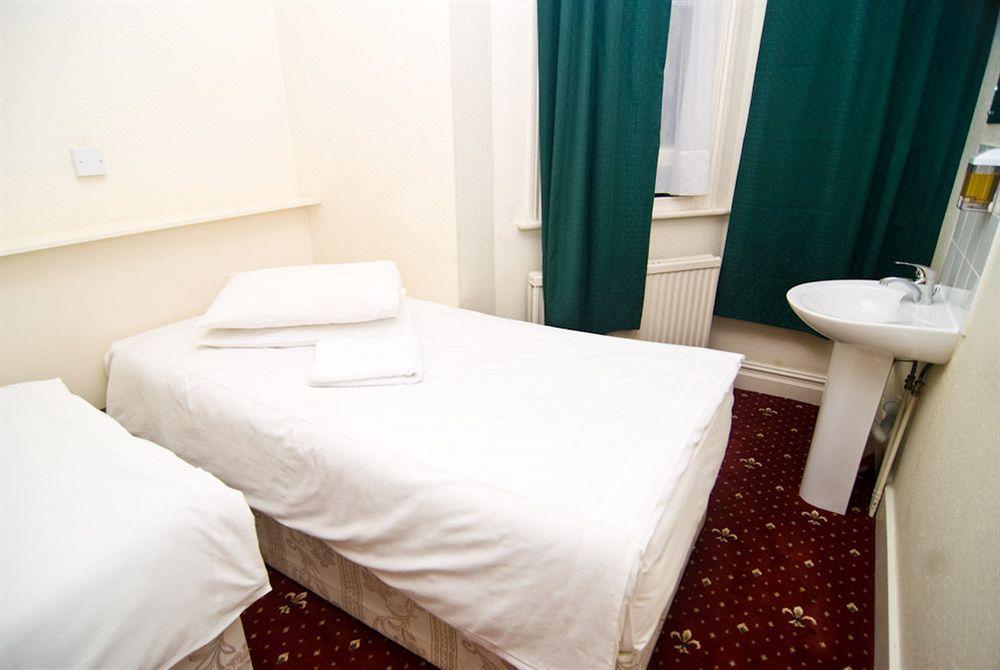 Five Kings Bed & Breakfast 2*
