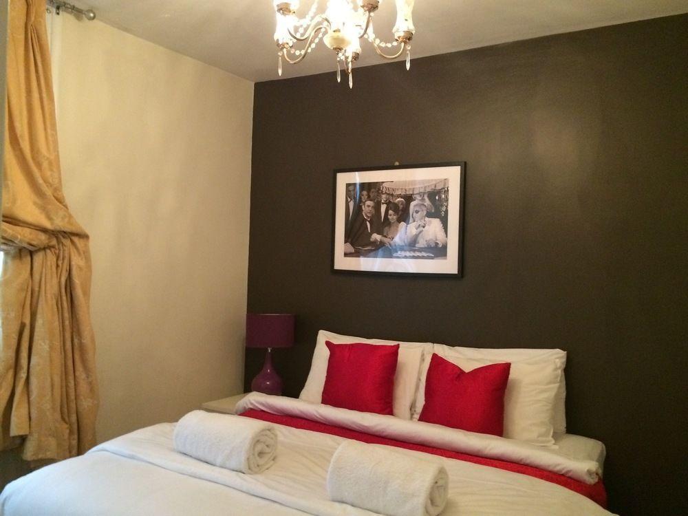 Kensington Court Notting Hill 2*