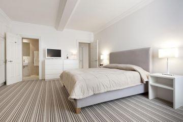 Metropolitan Hotel 3*