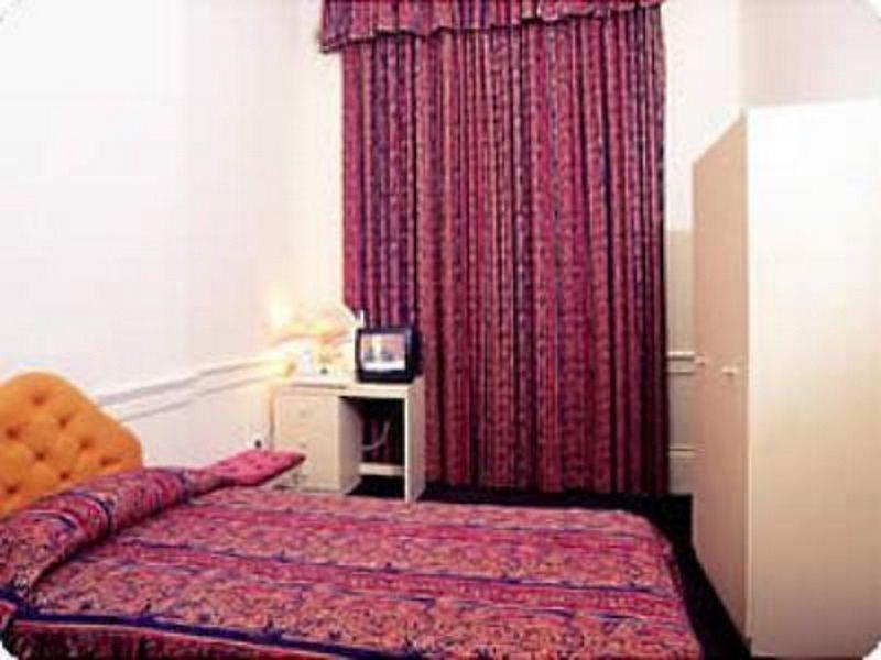 Hotel Palace Court London