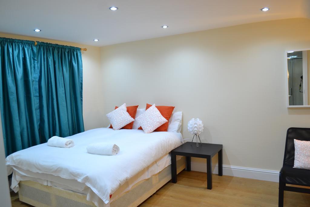 Apartment High Street Service London