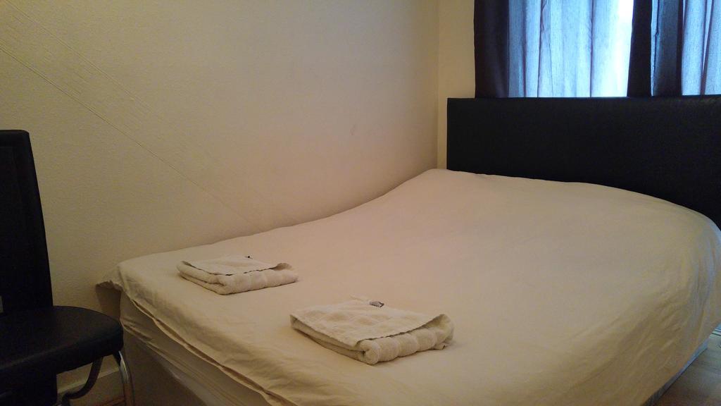 Guest house Riz London