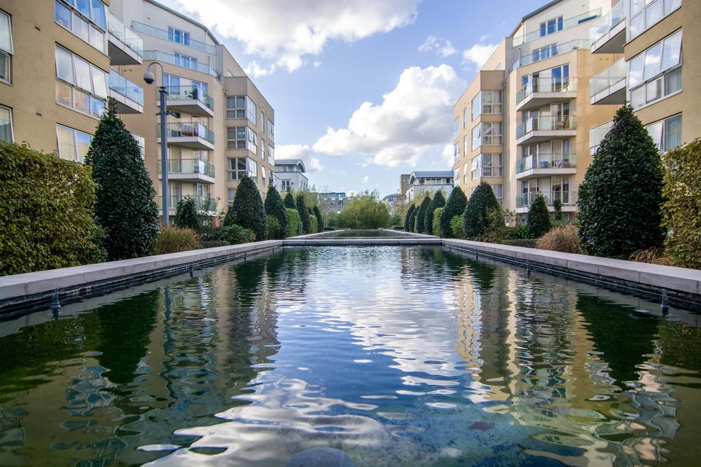 Wharf - Water Gardens Apartment