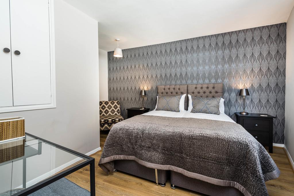 Kensington Mews House * London