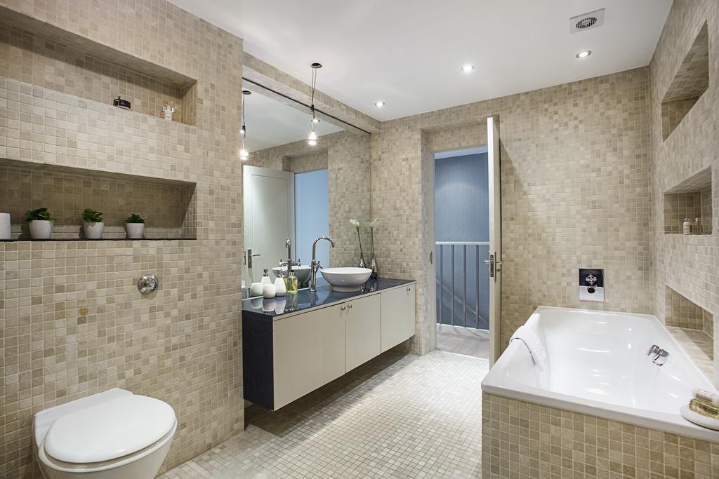 Hyde Park Gate Apartment *