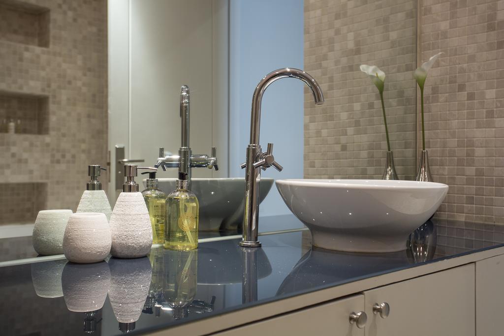 Hyde Park Gate Apartment *