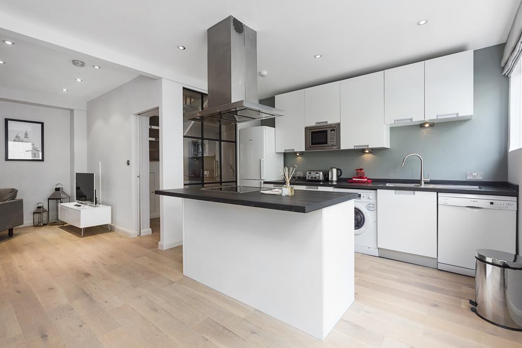 Hyde Park Gate Apartment